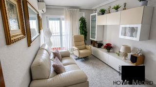 Piso  Calle del pico balaitus. Estudio home madrid ofrece piso de 63 m2 en la zona de peñagrand