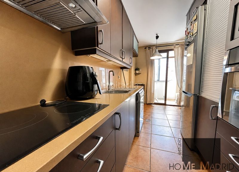 Foto 104e6d5d-5da5-4112-b3ce-f62b155f30d3. Etagenwohnung mit heizung parking in La Paz Madrid