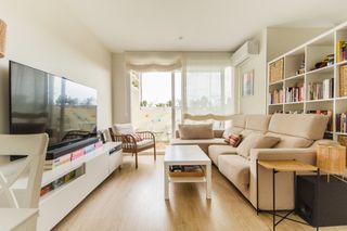 Pis  Calle de fermín caballero. Estudio home madrid ofrece magnifico piso de 82m² exterior en la