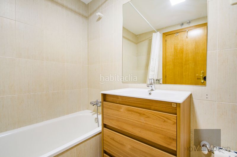 Foto c2f053e0-6b81-45e8-bf69-4ca30dc453e6. Pis amb calefacció aparcament piscina a Las Tablas Madrid