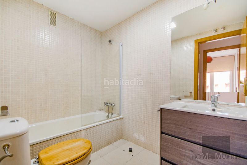 Foto c34224d7-a074-497e-91b9-39c871aafaeb. Pis amb calefacció aparcament piscina a Las Tablas Madrid