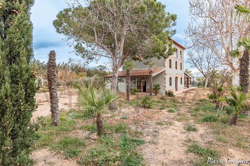 Foto 760b21ec-8ede-492a-abfc-0aca1cae4ad2. Masía  en venta en carretera reus , en Riudoms