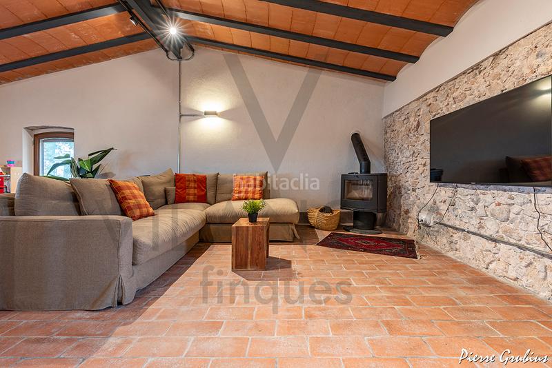 Foto a81be709-c157-4bea-b44b-5ab4ab5f488a. Masía  en venta en carretera reus , en Riudoms