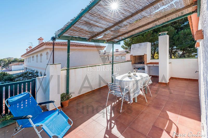 Foto 23c51f9a-5985-4b3b-bde8-771b868938f8. Xalet amb xemeneia calefacció aparcament a Centre Miami Platja