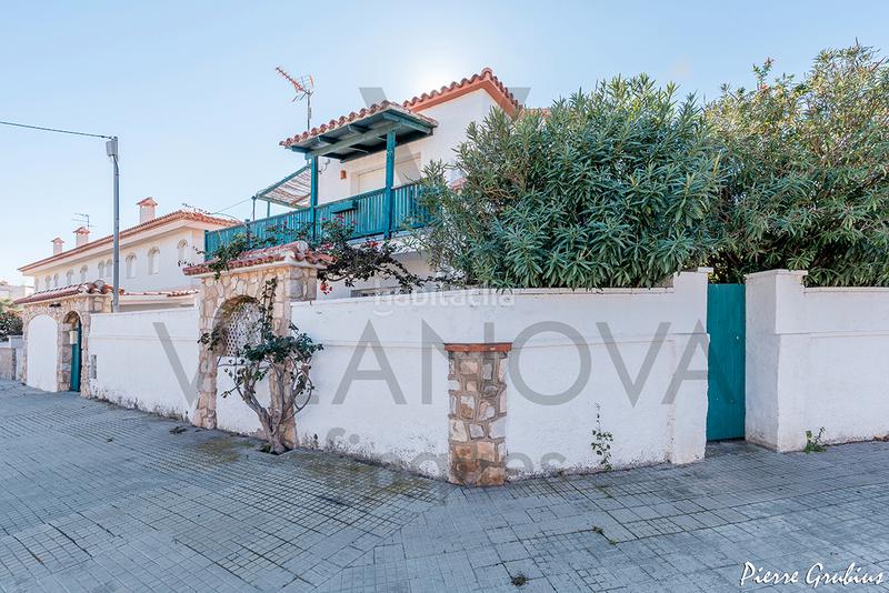 Foto 3779d2a2-a583-4635-90d9-26044a3d7a37. Xalet amb xemeneia calefacció aparcament a Centre Miami Platja