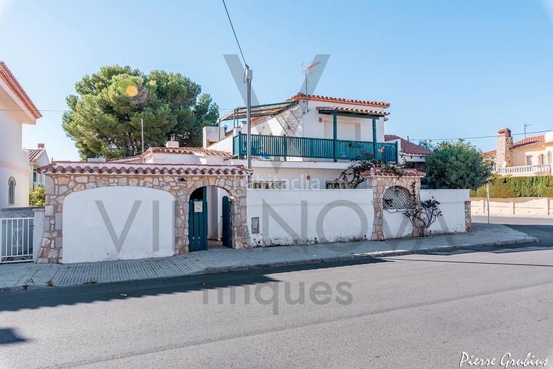 Foto 444dd6e9-1ca8-41d6-95a2-f6e971017871. Xalet amb xemeneia calefacció aparcament a Centre Miami Platja