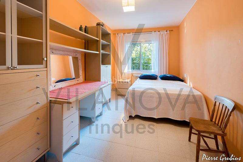 Foto 73ad870d-3539-4300-89c7-e459c7bfeb27. Xalet amb xemeneia calefacció aparcament a Centre Miami Platja