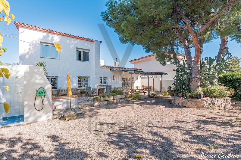 Foto 7940dff3-b318-4796-af4a-51a99e11b0ab. Xalet amb xemeneia calefacció aparcament a Centre Miami Platja