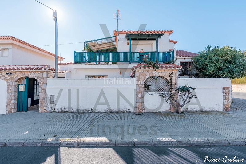 Foto 7b341f3c-6e30-46ec-bcab-70620c359919. Xalet amb xemeneia calefacció aparcament a Centre Miami Platja