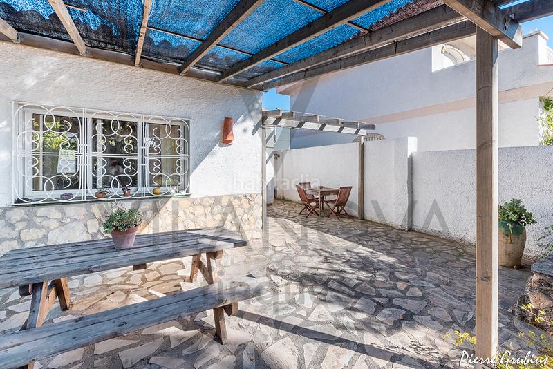 Foto b3781aba-9a2c-4362-9306-fd4cdea937e8. Xalet amb xemeneia calefacció aparcament a Centre Miami Platja