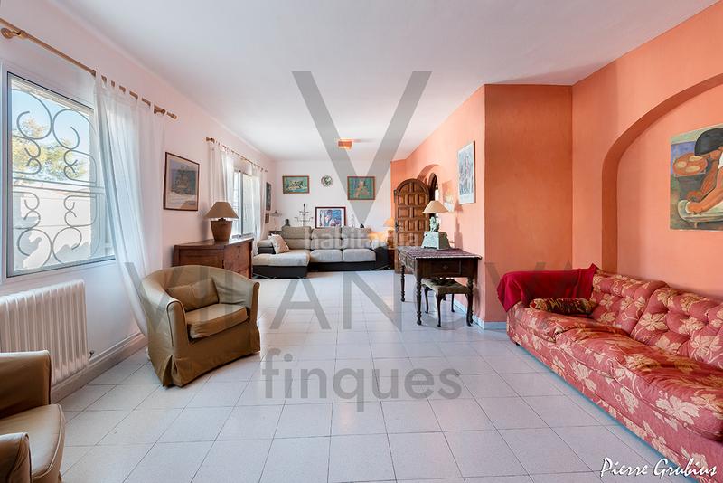 Foto fa627747-f678-4468-9c74-e1f40400729b. Xalet amb xemeneia calefacció aparcament a Centre Miami Platja