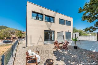 Casa aparellada  Carrer de joan xxiii. Casa / chalet pareado en venta en calle de joan xxiii s/n, la se