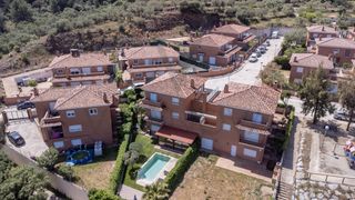 Casa aparellada  Passeig de teresa toda i juncosa. Chalet pareado en venta en teresa toda i juncosa 24, riudecanyes