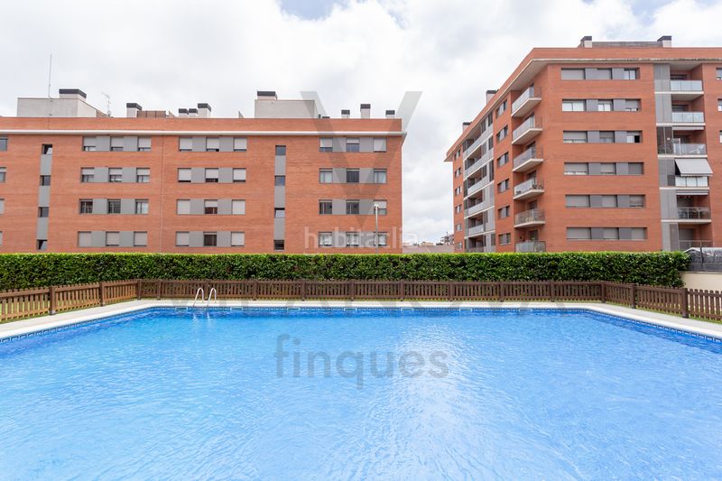Foto 0538f882-768d-4973-83fb-00e06dbe4018. Pis amb calefacció aparcament piscina a Mestral Reus