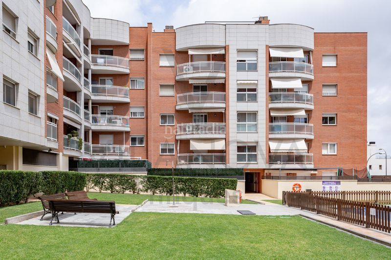 Foto cb36f52d-2f1c-4bf0-b278-c04bf543118f. Pis amb calefacció aparcament piscina a Mestral Reus