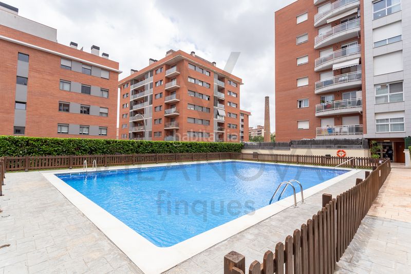 Foto dd0eea5c-cf5e-44ed-946c-3549285971fd. Pis amb calefacció aparcament piscina a Mestral Reus