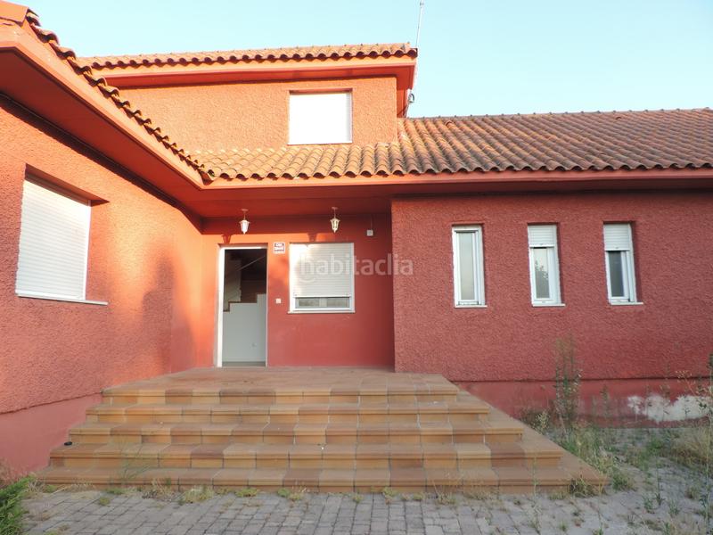 Foto b0fb7d32-dc5b-4c97-b6c4-050a0c5c3910. Chalet en Simancas