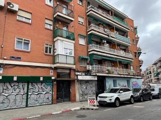 Local Comercial en Calle Casimiro Escudero