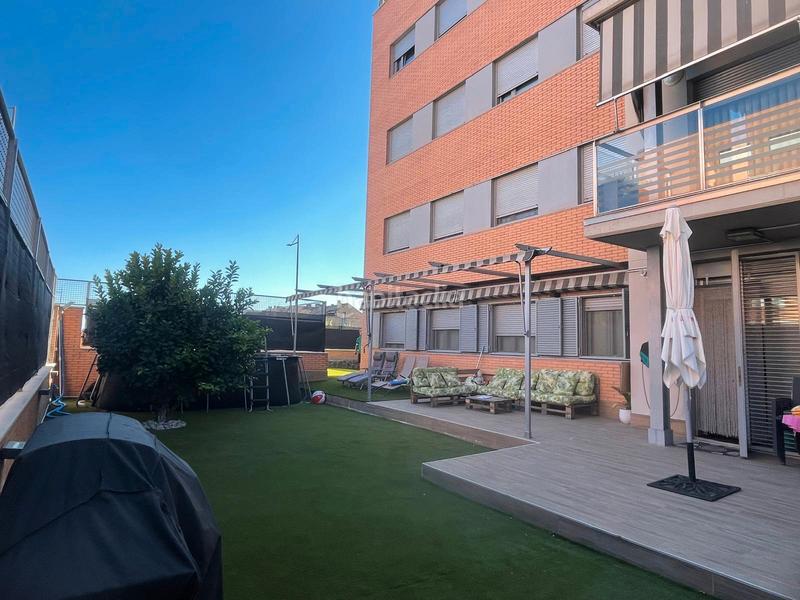 Foto e71aeb42-dcc4-4d0c-8e0e-df0e561b24b6. Flat with heating parking pool in Parla este Parla