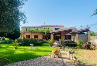 Country house in Son Sardina. Finca mediterránea en sa garriga  un oasis de tranquilidad a poc