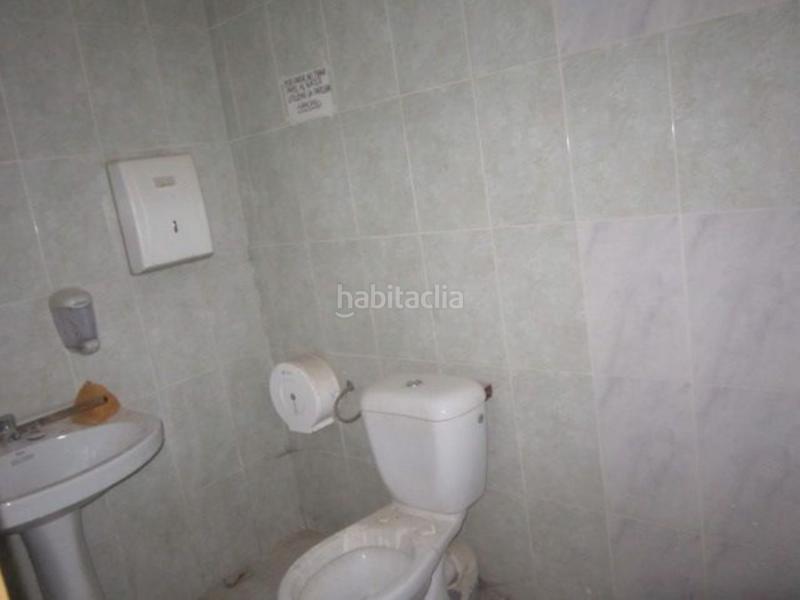 Foto 72b5f7e8-4ff7-4a01-9228-4a1e487d9916. Local comercial a La Roqueta Valencia