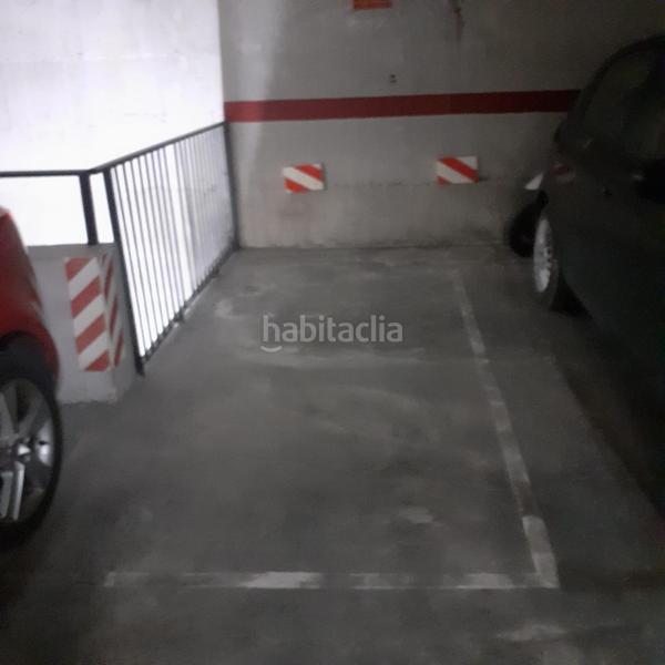 Foto dd219121-75ad-4999-8bcc-94db7768c27c. Parking voiture dans Barrio de Patraix Valencia