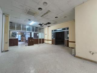 Location Local commercial  Calle del dibujante manuel gago. Local comercial junto plaza de patraixvarios tipos de negocios
