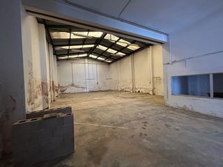 Geschäftsraum in Benetússer. Planta baja con posibilidad de convertir en vivienda..posibilida