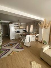 Pis en La Raosa. Vivienda reformada, ideal para vivir  a 15 minutos de la plaza d
