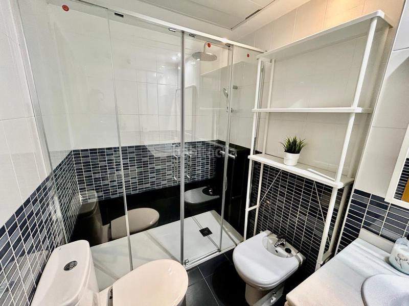 Foto 5b631921-54b9-4e68-990d-88442898c834. Alquiler piso atico duplex amueblado y con electrodomesticos en alquiler ..zona en pleno patraix en Valencia