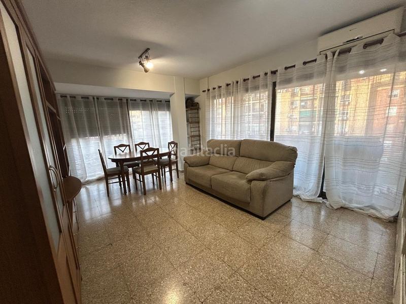 Foto 133215b9-9824-4c21-830a-413063ee7ce1. Piso amplia y soleada vivienda en Barrio de Patraix Valencia
