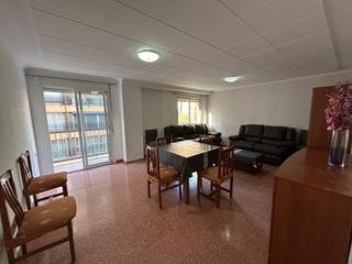 Location Appartement à Barrio de Patraix. No dejes escapar vivir a 10 minutos de la plaza de españa...vivi