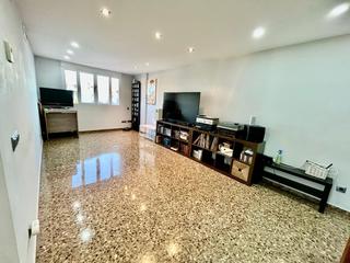 Etagenwohnung en Nou Moles. Amplio y moderno piso reformado en nou moles con plaza de garaje