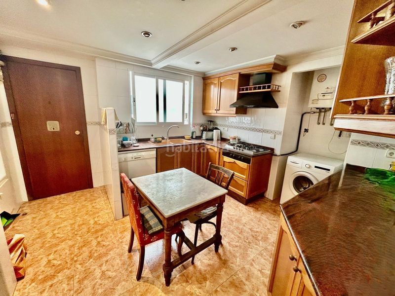 Foto 3384b80a-67fe-4981-9492-369f5d88b4ed. Pis amb aparcament a Exposició Valencia