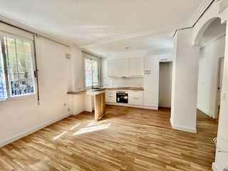 Rez-de-chaussée à Barrio de Patraix. Amplia planta baja en patraix, valencia ideal para familias