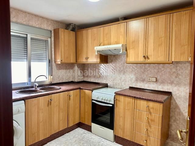 Piso atencion vivienda para entrar a vivir en abastos con ascensor!! en Valencia - Imagen 2