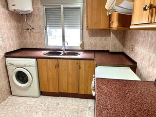 Piso en La Petxina. Atencion vivienda para entrar a vivir en abastos con ascensor!!