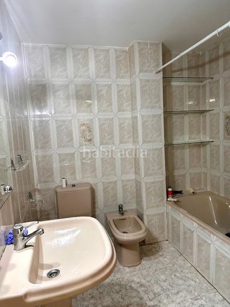 Piso atencion vivienda para entrar a vivir en abastos con ascensor!! en Valencia - Imagen 3