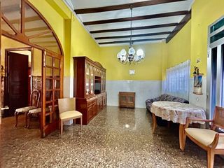 Casa in Albal. Casa en albal...con muchas posibilidades de mejoras...ideal para