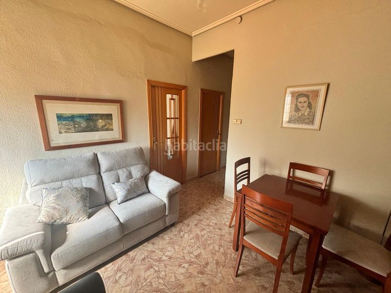 Foto c7189cb2-e2bc-4256-9202-4a7077f3073c. Pis a Russafa Valencia