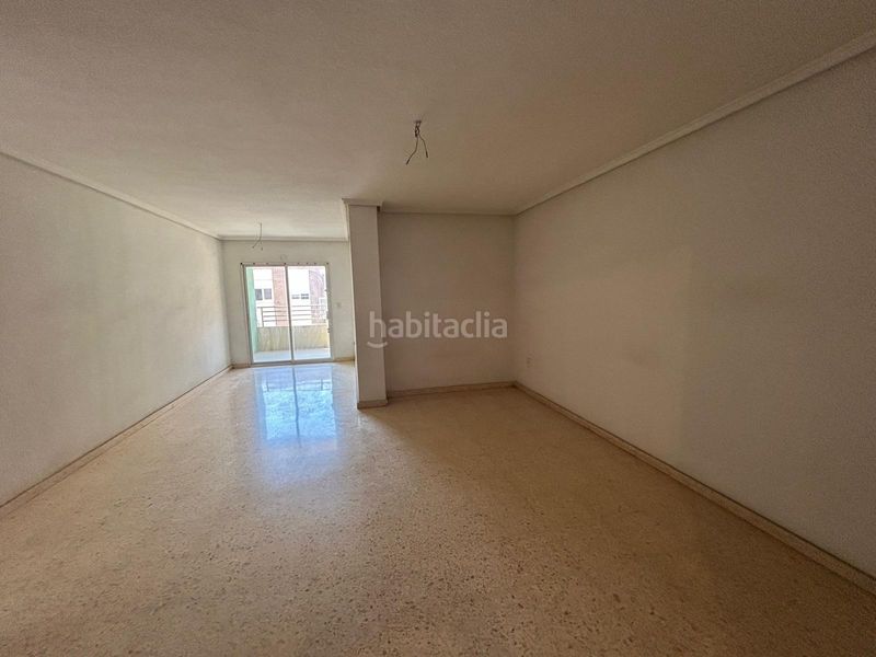 Foto 79dbf1c4-d7fb-4fbd-b977-2bb1d0fb5304. Pis a Torrefiel Valencia