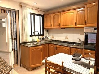 Pis a Arrancapins. Se vende amplia vivienda en arrancapins con plaza de garaje y tr