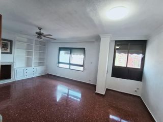 Etagenwohnung en Barrio de Patraix
