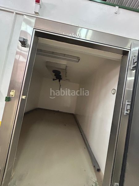 Foto d68bf437-4860-481b-a82c-e71afd1256f0. Nau industrial a Beniparrell