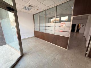 Local Comercial a Camí Reial