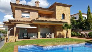 Maison à Fenals. Platja darocasa