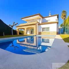 Xalet a Fenals. Platja darochalet