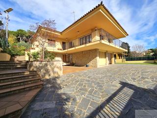 Xalet a Fenals. Platja darochalet