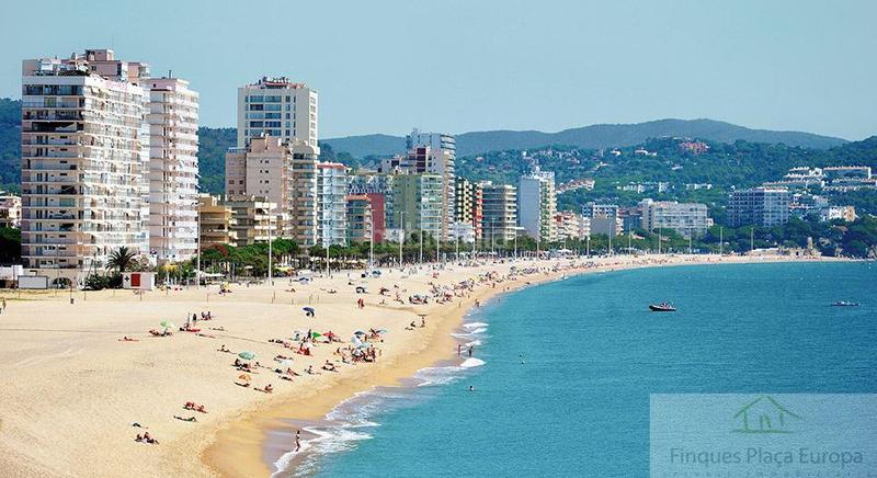 Foto 4388636e-bc03-44c0-ba54-7edd6ca0a6bf. Alquiler local comercial platja darolocal en Fenals Platja d´Aro
