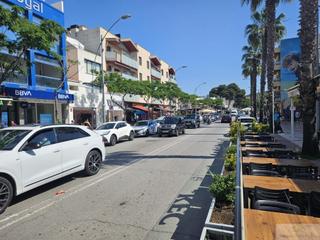 Lloguer Local Comercial a Fenals. Platja darolocal